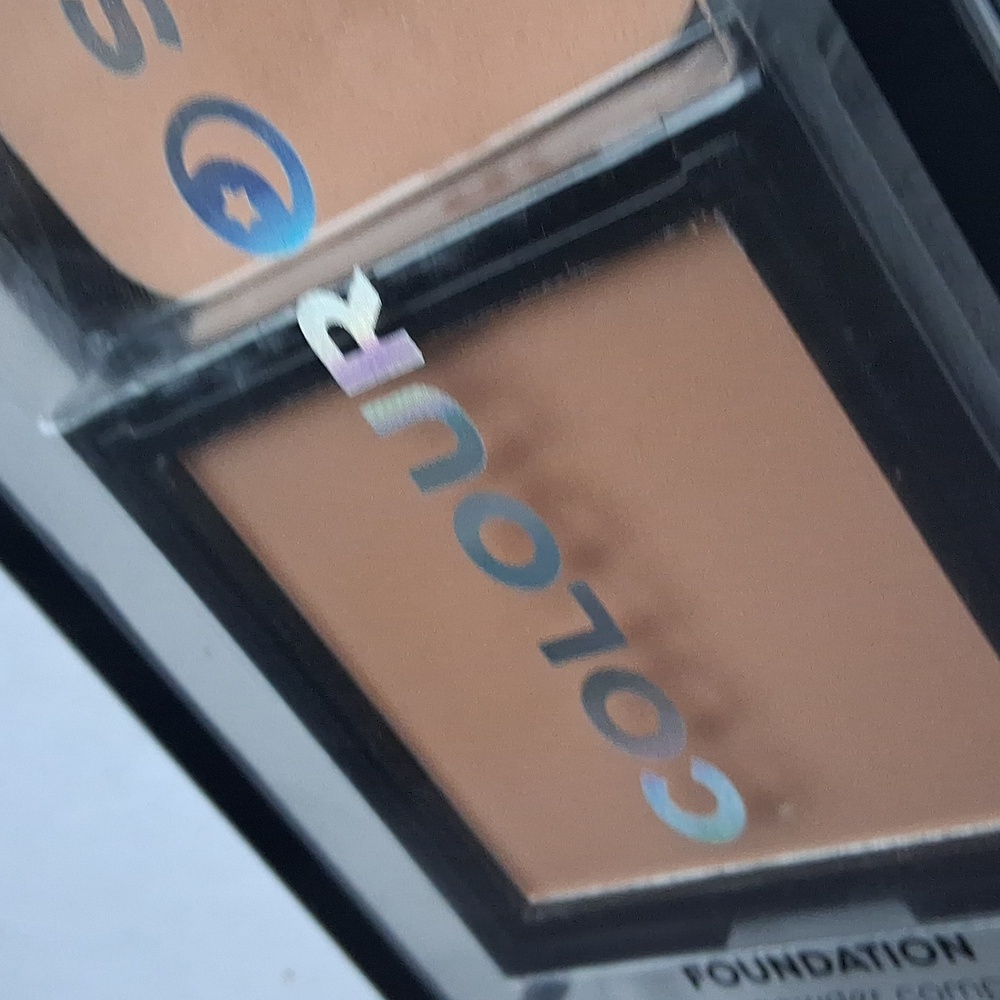 Colourspell Foundation Matte Powder Compact In Tan - Picture 3 of 4